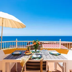 Apartment Beachfront Triplex With Swimming Pool & Parking, Radazul